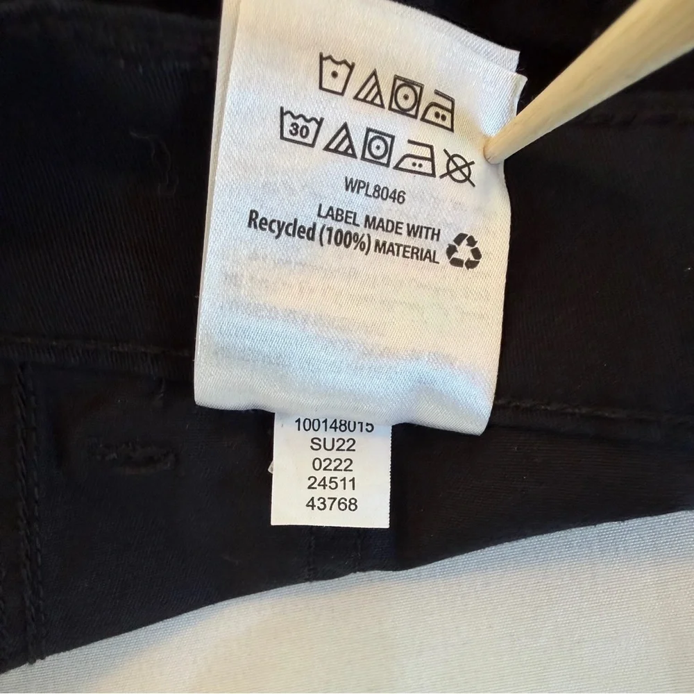 Karen Scott Black Bermuda Shorts Size 16 NWT Classic Casual Comfort Summertime
